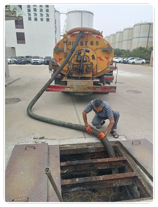 会山镇隔油池清掏